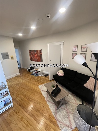 Brighton 3 Beds Cleveland Circle Boston - $4,500 No Fee