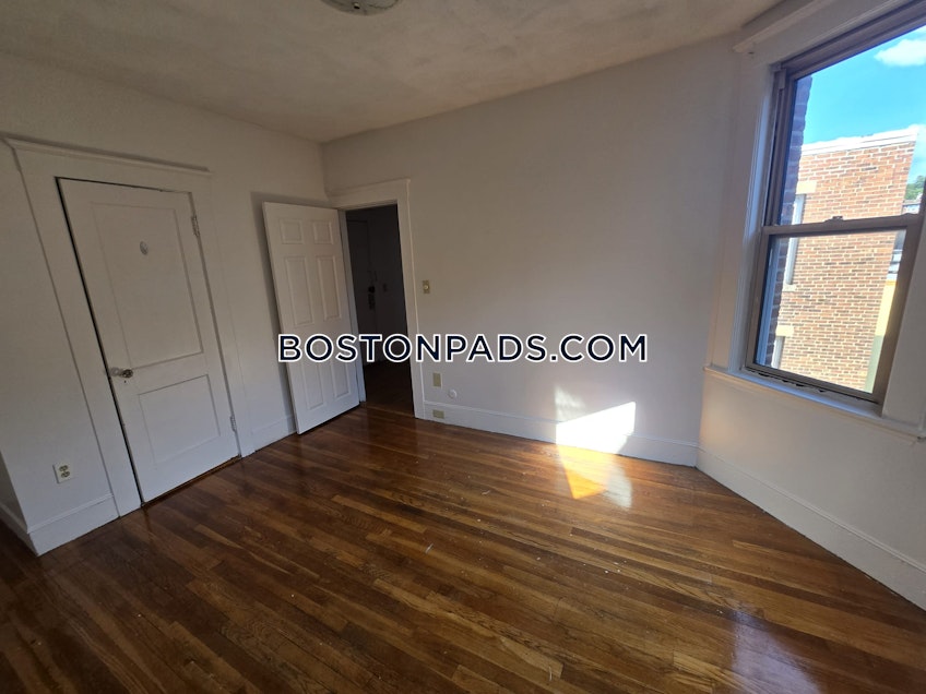 Boston - $2,200+ /month