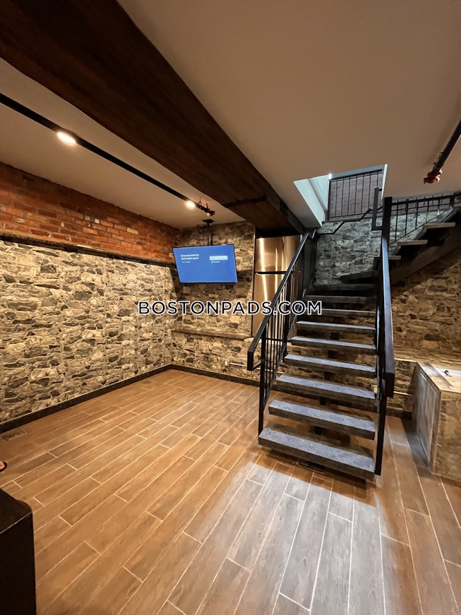 Boston - $3,500+ /mo