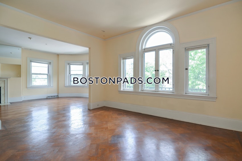 BOSTON - FENWAY/KENMORE - 4 Beds, 1 Bath - Image 2