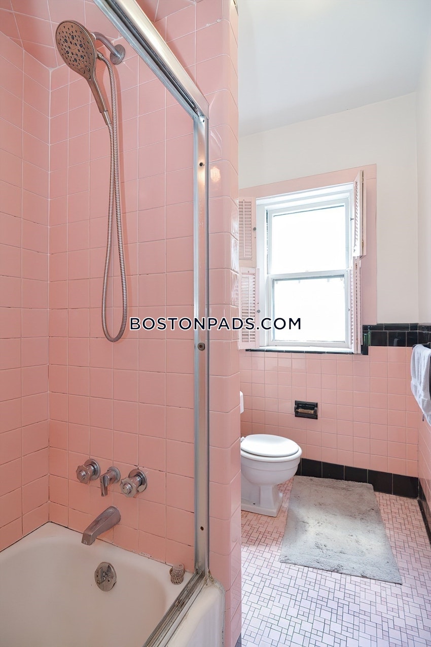 BOSTON - FENWAY/KENMORE - 4 Beds, 1 Bath - Image 6