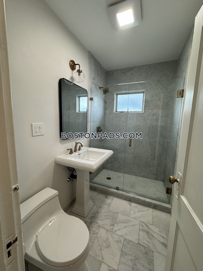 MEDFORD - TUFTS - 4 Beds, 1 Bath - Image 26