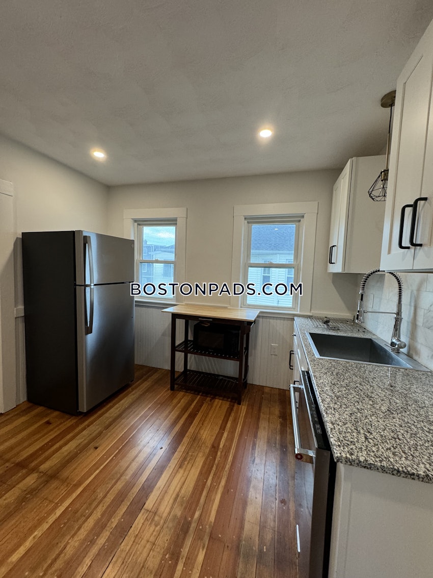 MEDFORD - TUFTS - 4 Beds, 1 Bath - Image 13