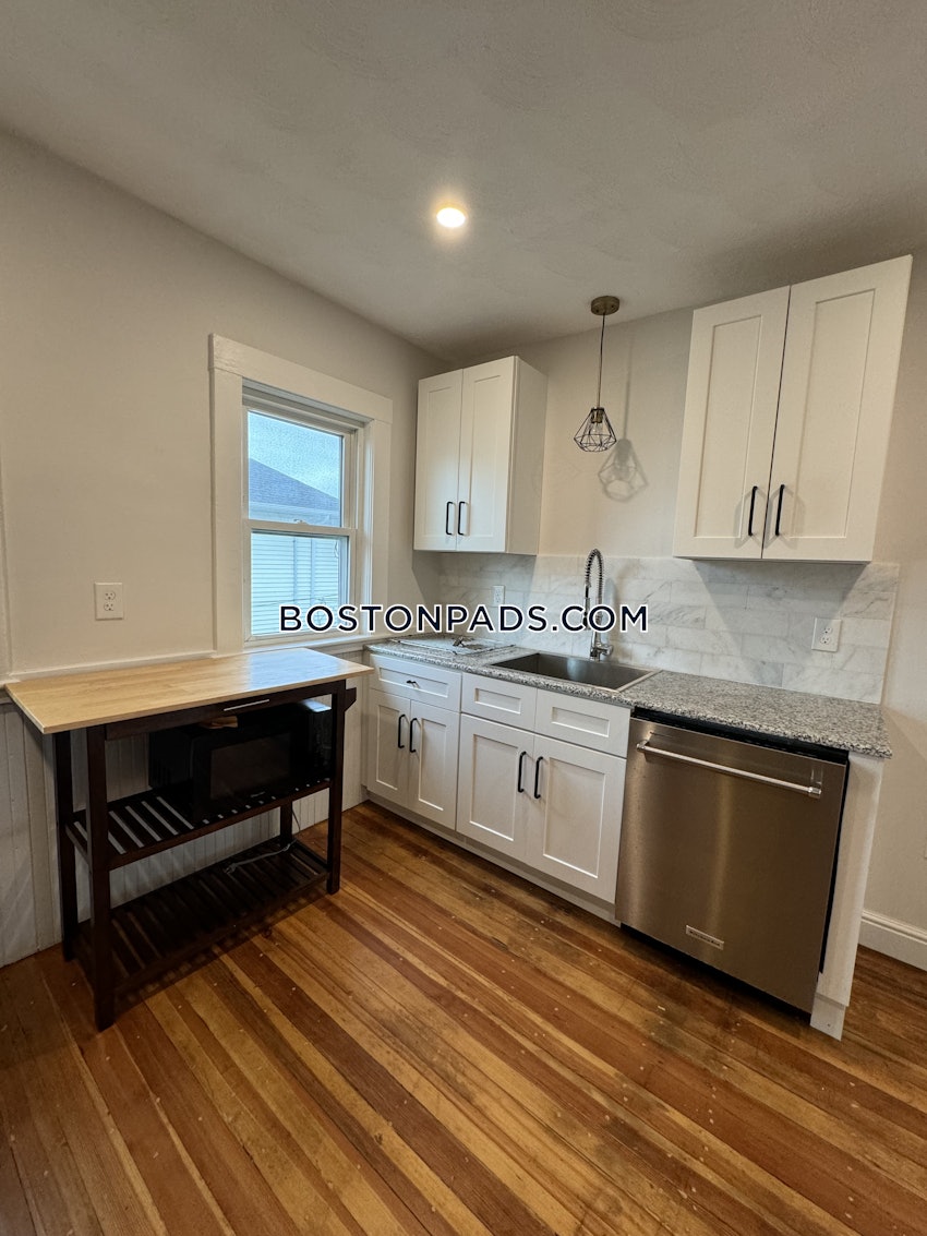 MEDFORD - TUFTS - 4 Beds, 1 Bath - Image 24