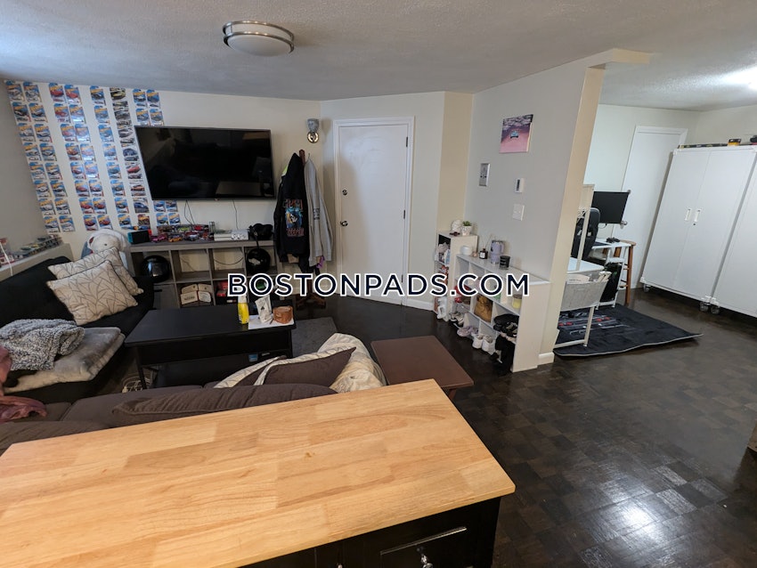 MALDEN - 1 Bed, 1 Bath - Image 7