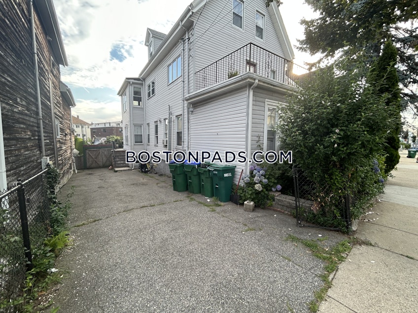 Medford - $3,900+ /month