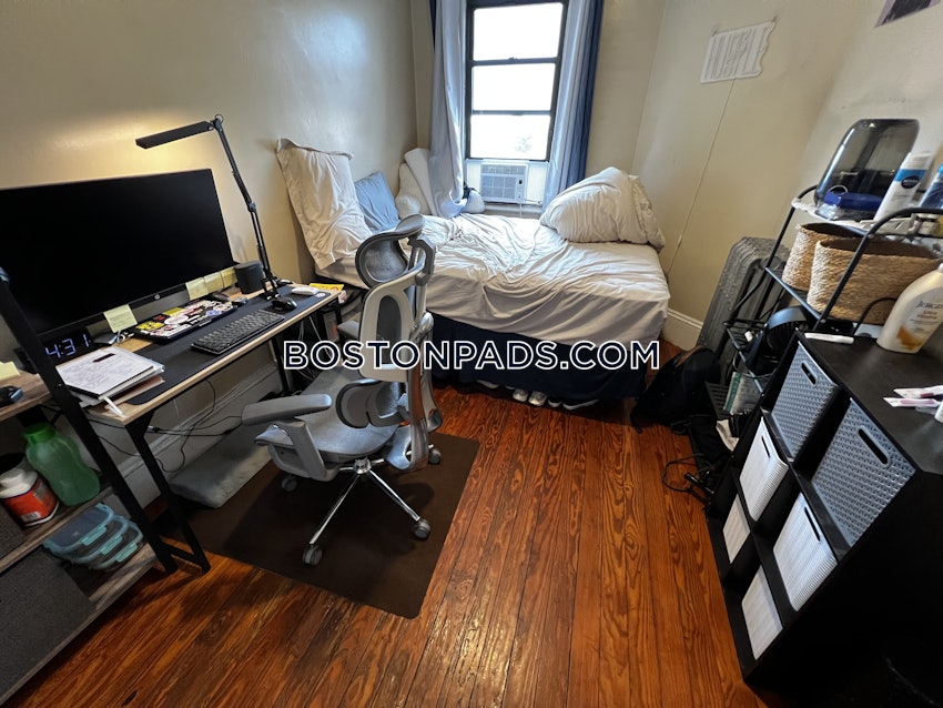 BOSTON - FORT HILL - 4 Beds, 1 Bath - Image 19
