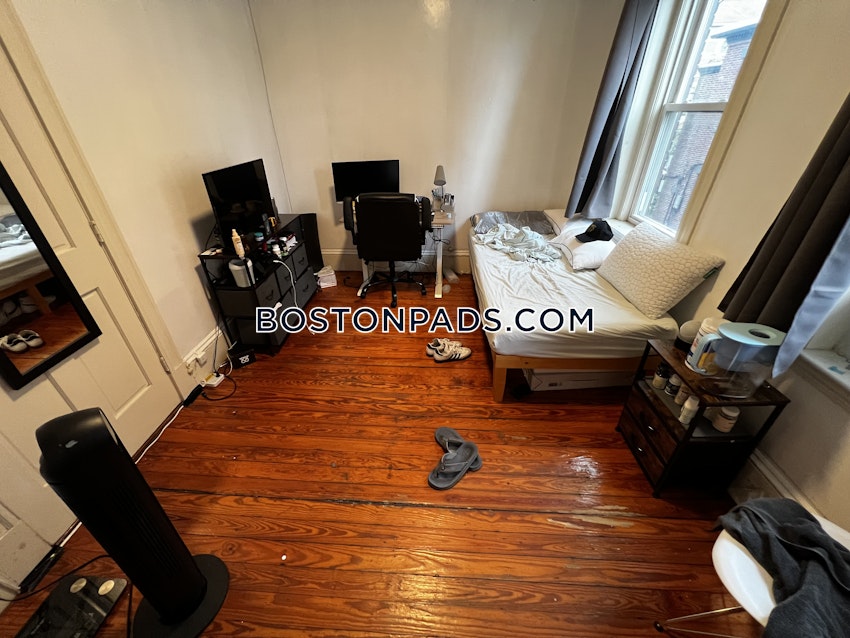 BOSTON - FORT HILL - 4 Beds, 1 Bath - Image 9