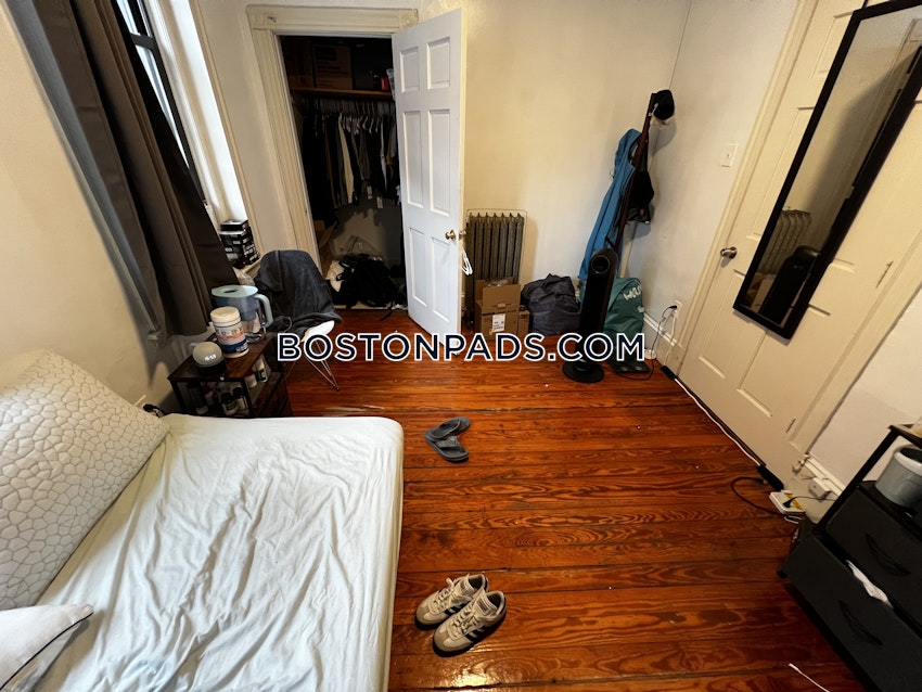 BOSTON - FORT HILL - 4 Beds, 1 Bath - Image 10