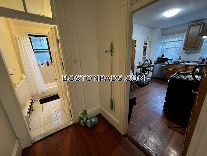 BOSTON - FORT HILL - 4 Beds, 1 Bath - Image 23