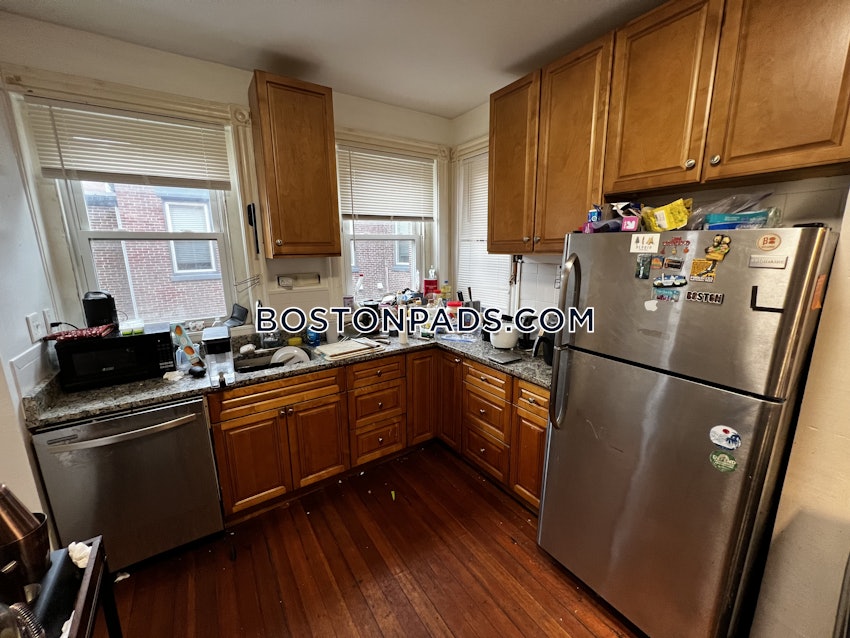 BOSTON - FORT HILL - 4 Beds, 1 Bath - Image 31