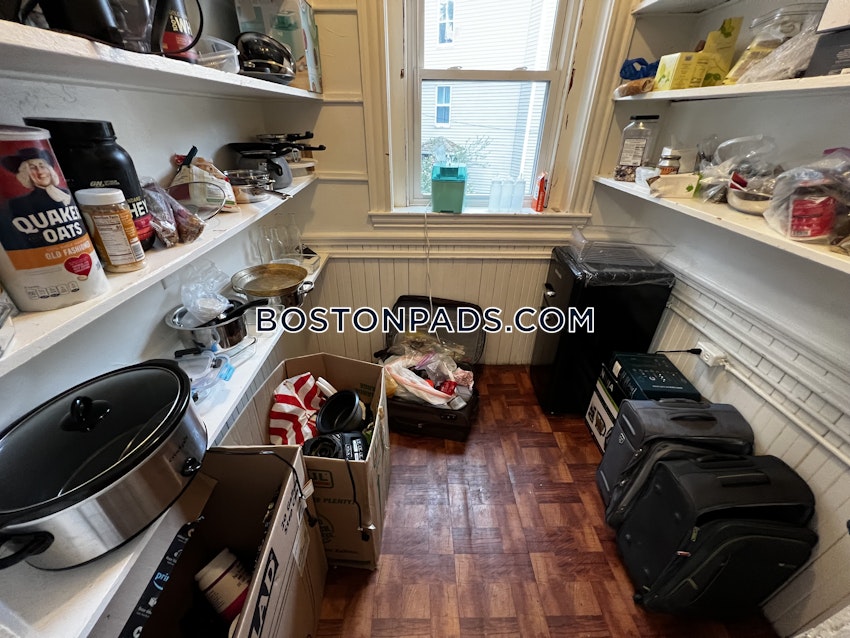 BOSTON - FORT HILL - 4 Beds, 1 Bath - Image 36