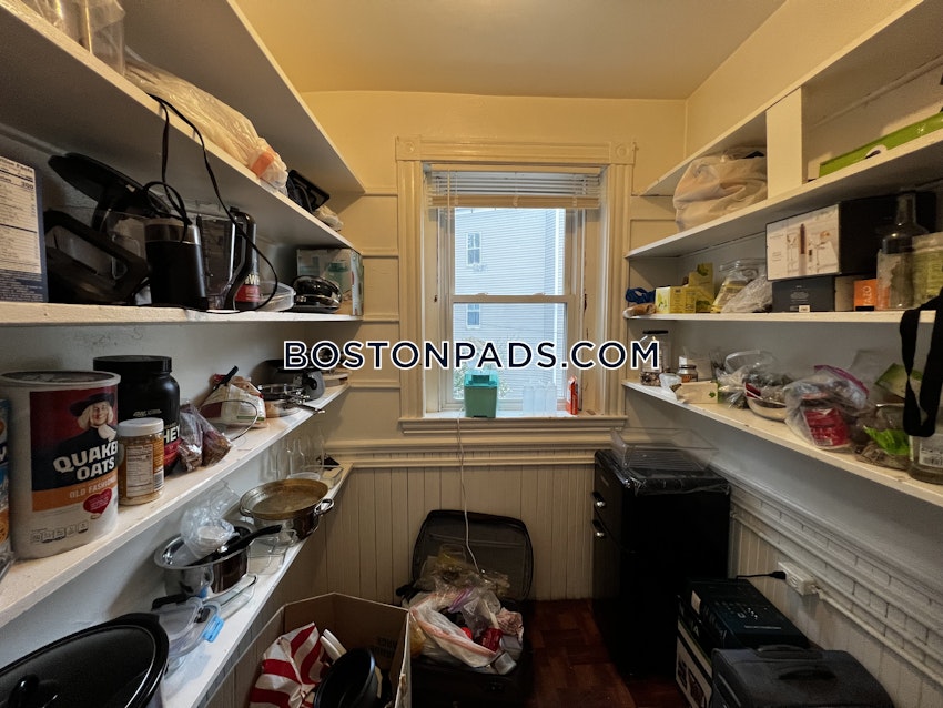 BOSTON - FORT HILL - 4 Beds, 1 Bath - Image 37