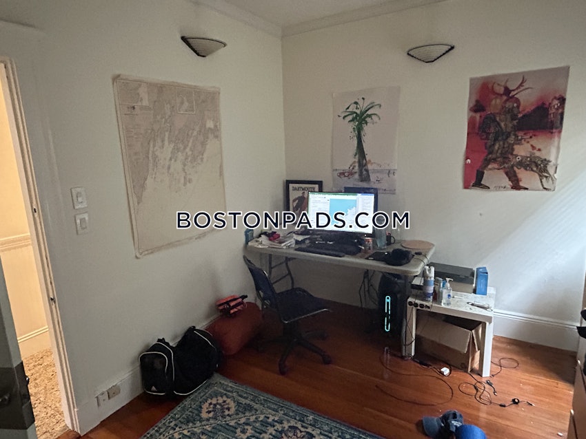 CAMBRIDGE - MT. AUBURN/BRATTLE/ FRESH POND - 3 Beds, 2 Baths - Image 4