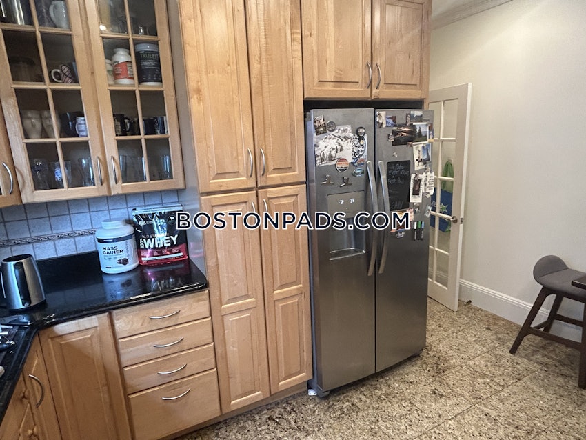 CAMBRIDGE - MT. AUBURN/BRATTLE/ FRESH POND - 3 Beds, 2 Baths - Image 9