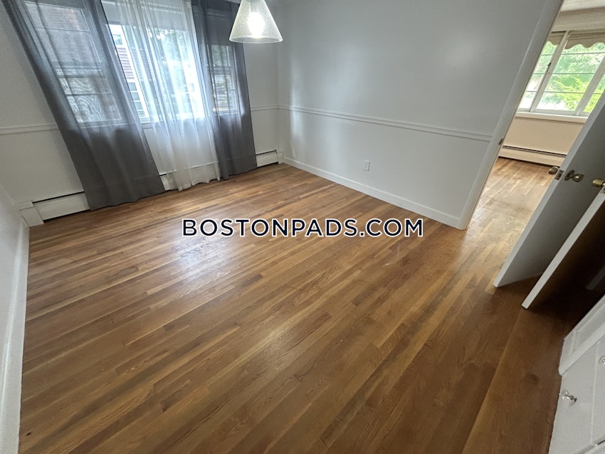 BOSTON - WEST ROXBURY - 3 Beds, 2 Baths - Image 9