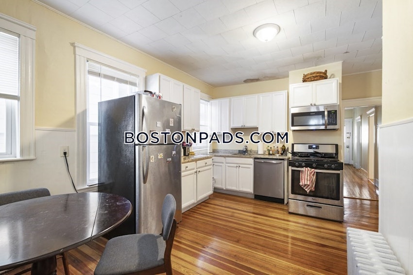 SOMERVILLE - DAVIS SQUARE - 3 Beds, 1 Bath - Image 26