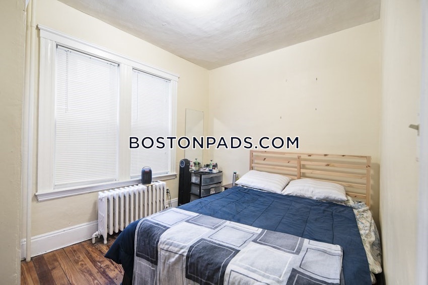 SOMERVILLE - DAVIS SQUARE - 3 Beds, 1 Bath - Image 29