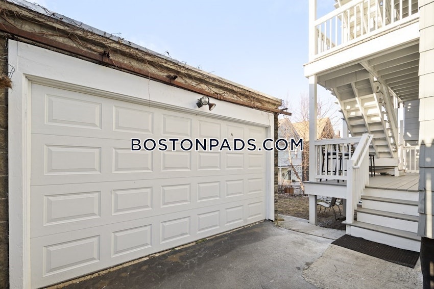 SOMERVILLE - DAVIS SQUARE - 3 Beds, 1 Bath - Image 33