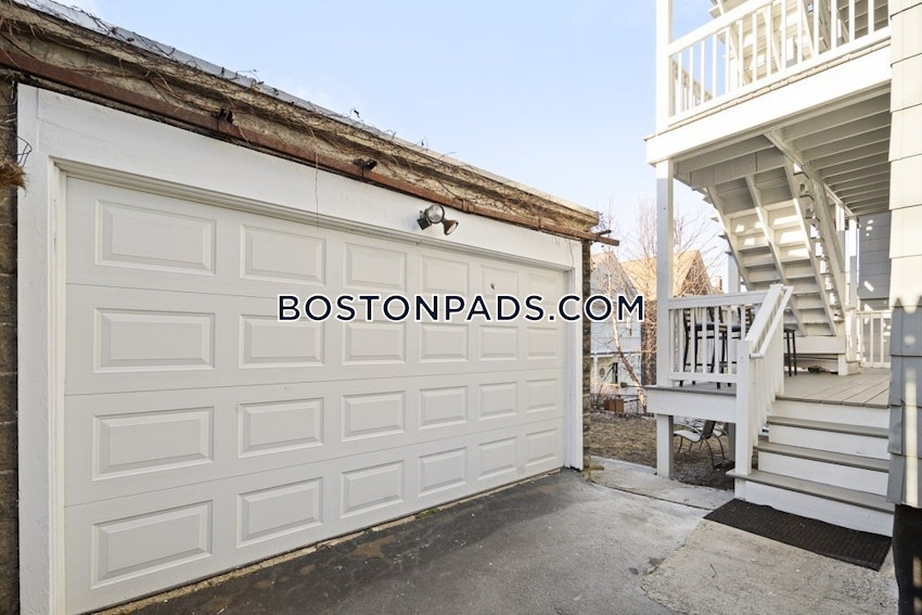 SOMERVILLE - DAVIS SQUARE - 3 Beds, 1 Bath - Image 21