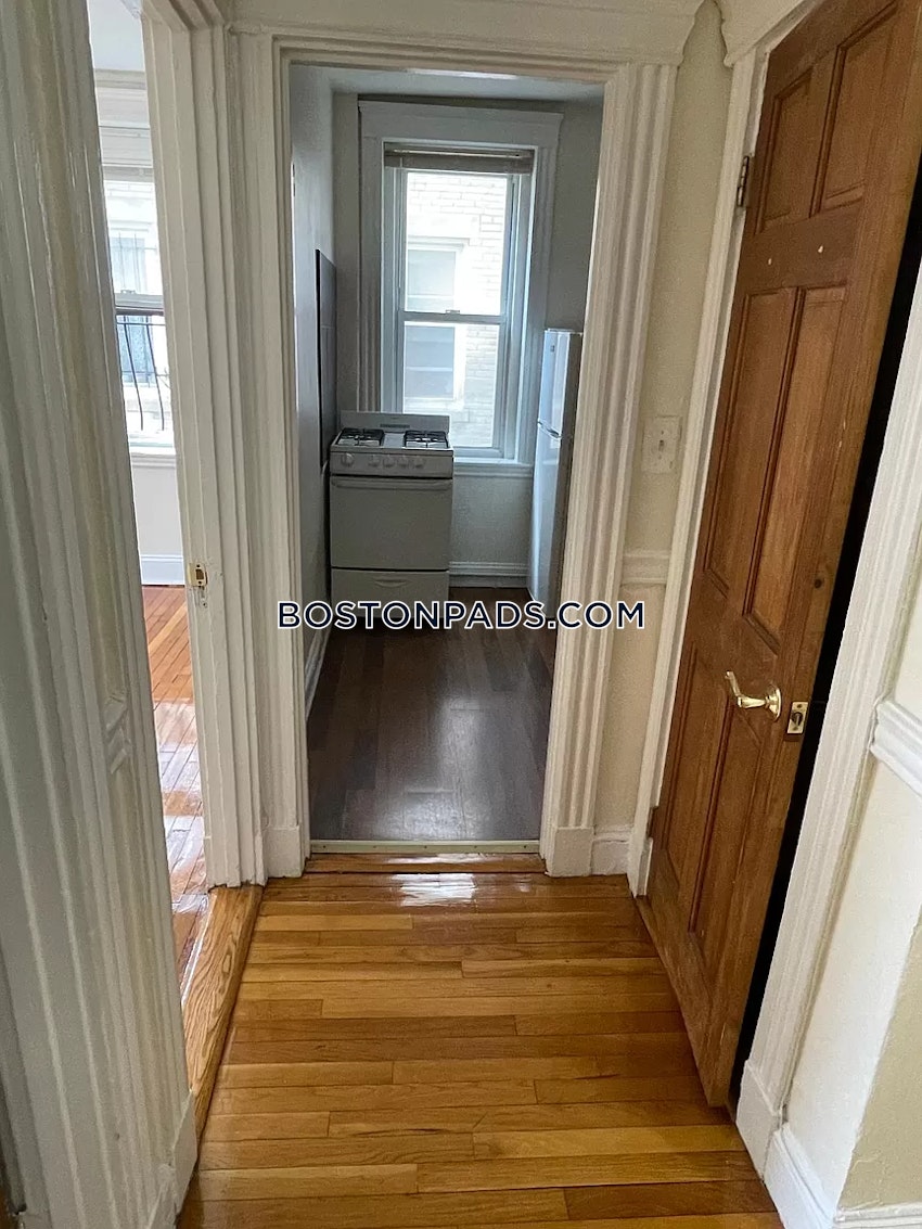 BOSTON - MISSION HILL - 1 Bed, 1 Bath - Image 3