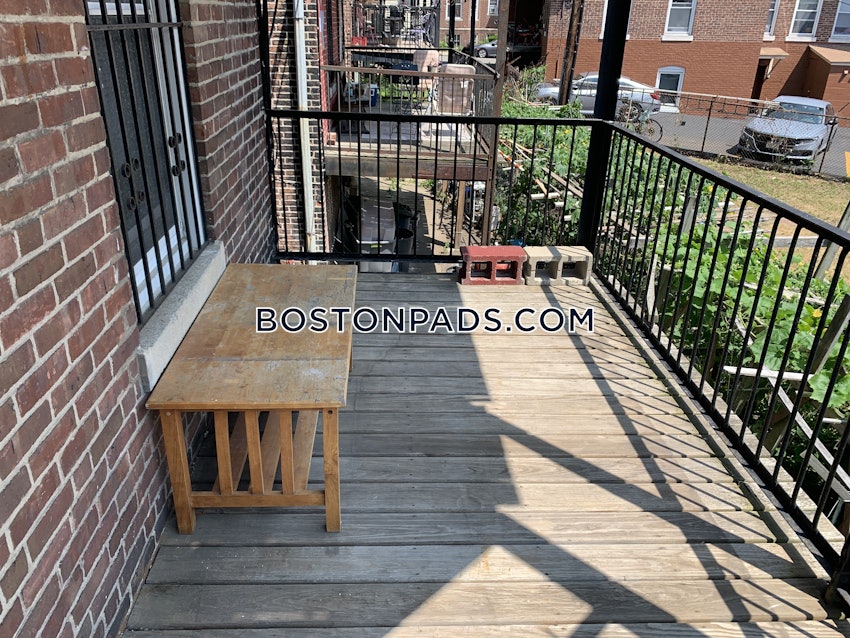 BOSTON - ALLSTON - 3 Beds, 1.5 Baths - Image 5