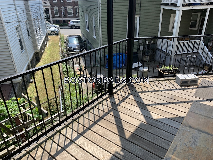 BOSTON - ALLSTON - 3 Beds, 1.5 Baths - Image 4