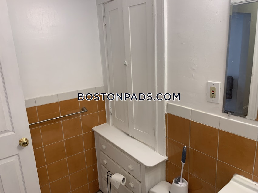 BOSTON - ALLSTON - 3 Beds, 1.5 Baths - Image 11