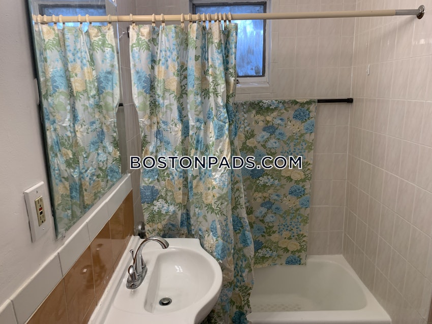 BOSTON - ALLSTON - 3 Beds, 1.5 Baths - Image 12