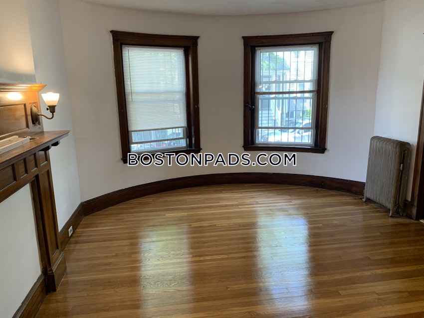 BOSTON - ALLSTON - 3 Beds, 1.5 Baths - Image 16