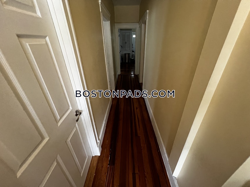 SOMERVILLE - DAVIS SQUARE - 3 Beds, 1 Bath - Image 36