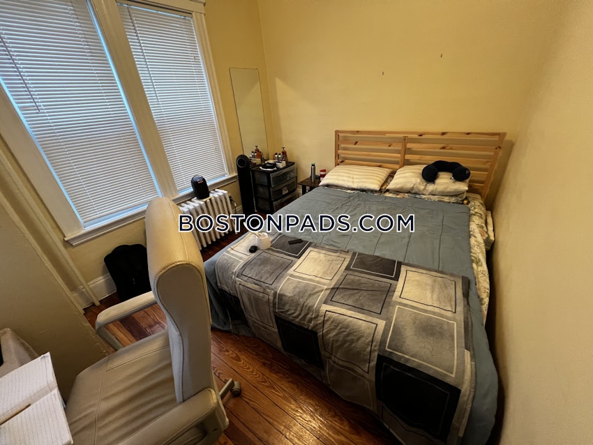 SOMERVILLE - DAVIS SQUARE - 3 Beds, 1 Bath - Image 40