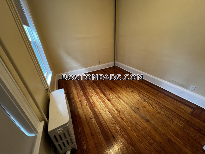 SOMERVILLE - DAVIS SQUARE - 3 Beds, 1 Bath - Image 45