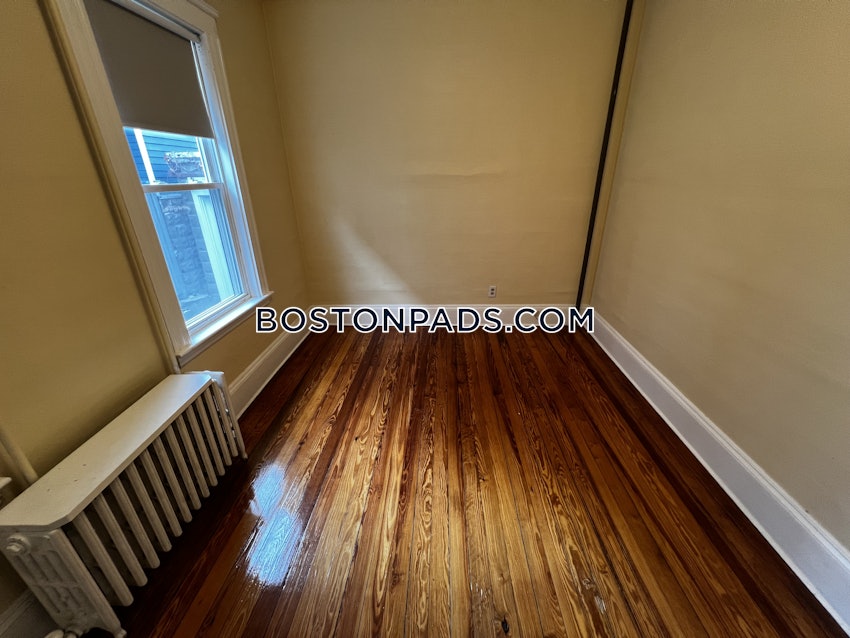 SOMERVILLE - DAVIS SQUARE - 3 Beds, 1 Bath - Image 46