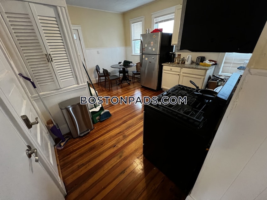 SOMERVILLE - DAVIS SQUARE - 3 Beds, 1 Bath - Image 57