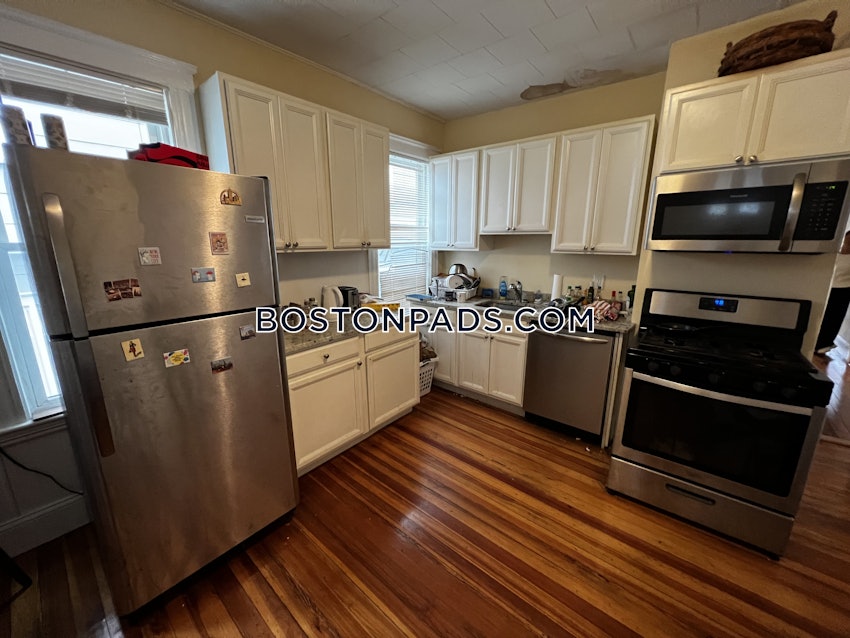 SOMERVILLE - DAVIS SQUARE - 3 Beds, 1 Bath - Image 58