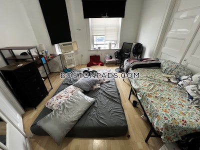 Roxbury 3 Bed 1 Bath BOSTON Boston - $3,400 No Fee