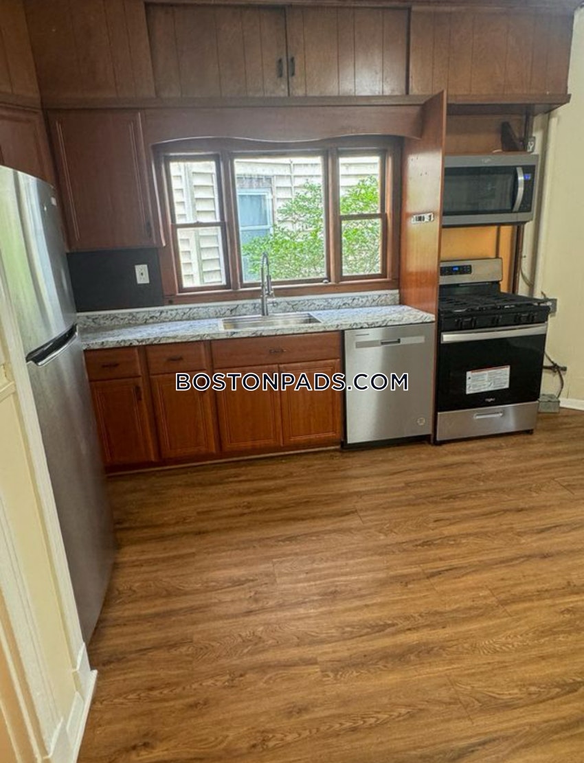 BOSTON - FORT HILL - 4 Beds, 2 Baths - Image 1