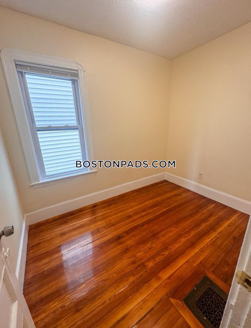 BOSTON - FORT HILL - 4 Beds, 2 Baths - Image 6