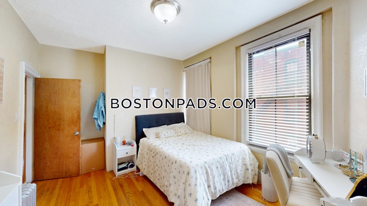 Hammond St., Roxbury Crossing