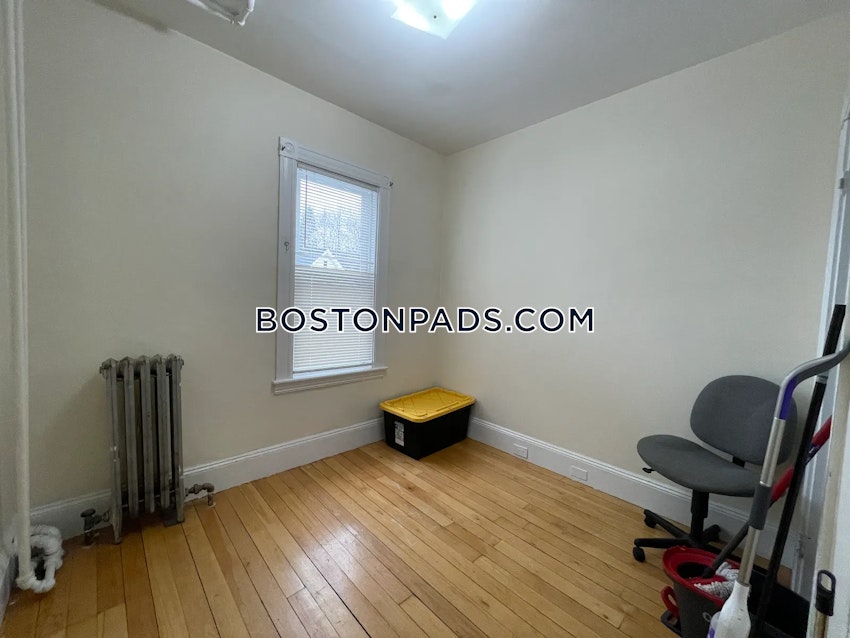 BOSTON - BRIGHTON - OAK SQUARE - 4 Beds, 2 Baths - Image 3