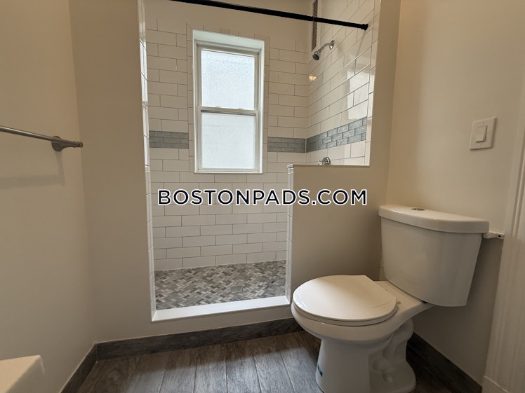 Commonwealth Ave., Boston