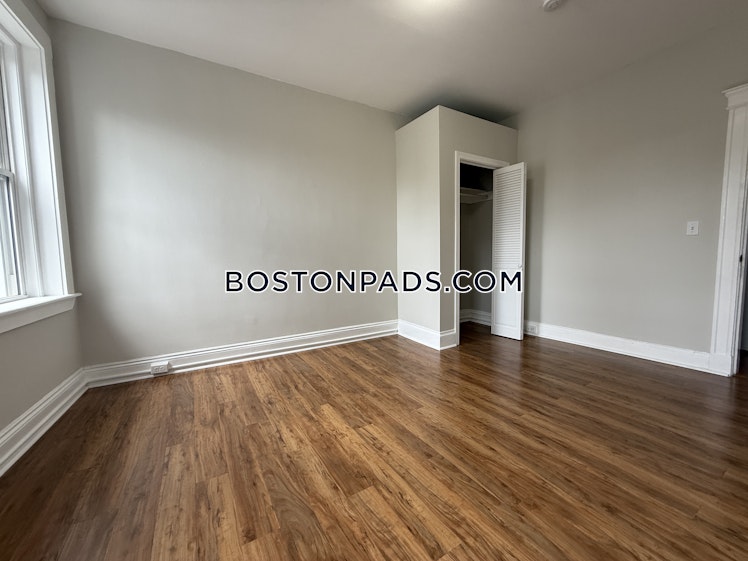 Commonwealth Ave., Boston