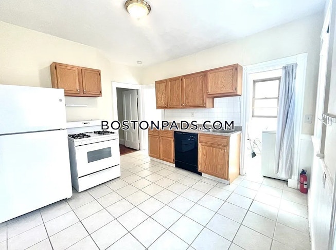 Boston - $3,300+ /mo