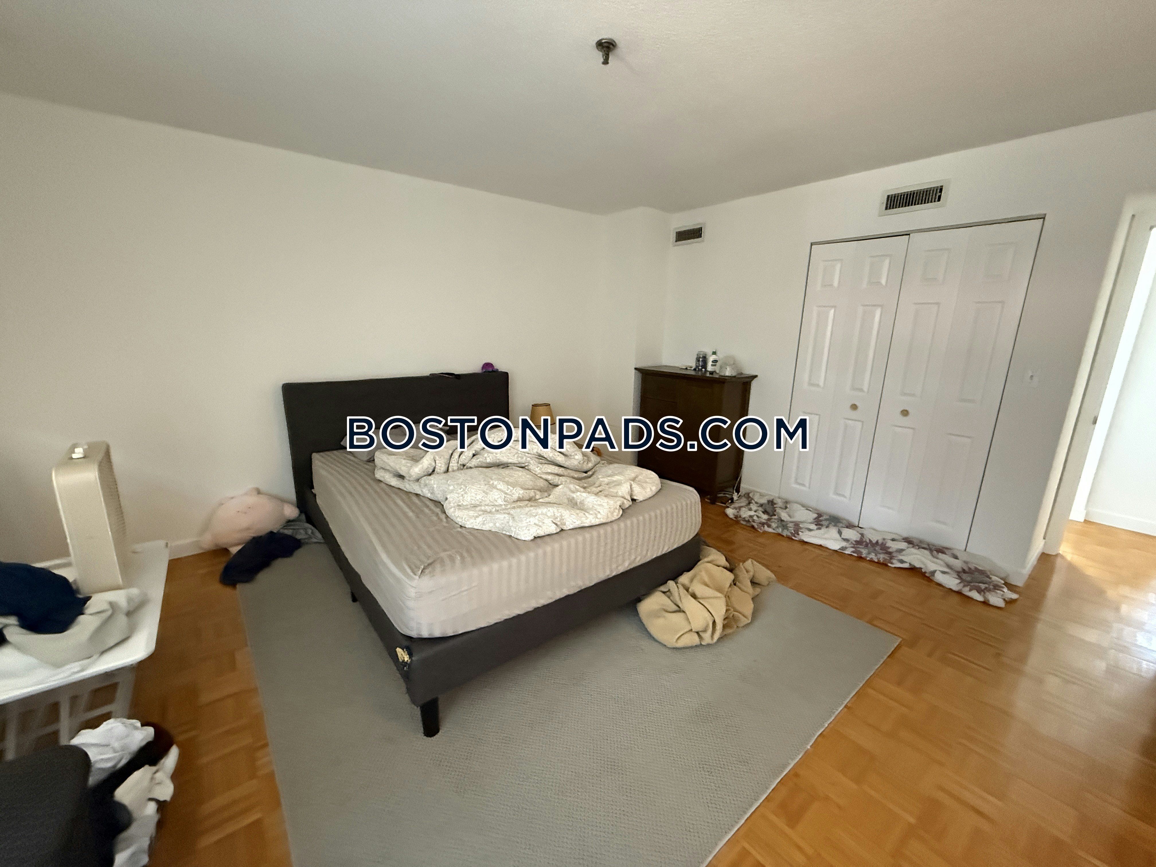 Boston - 2 Beds, 2.5 Baths