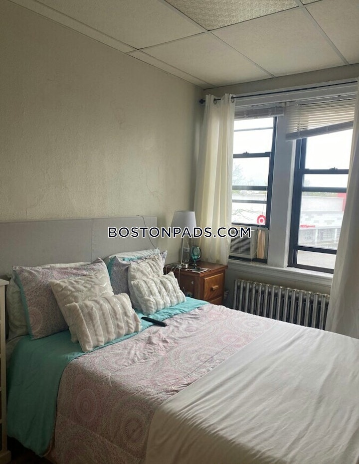 medford-1-bed-1-bath-medford-wellington-1800-8030431 