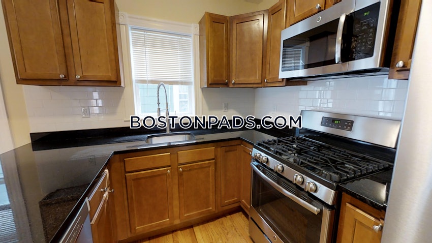 SOMERVILLE - DAVIS SQUARE - 4 Beds, 2 Baths - Image 5