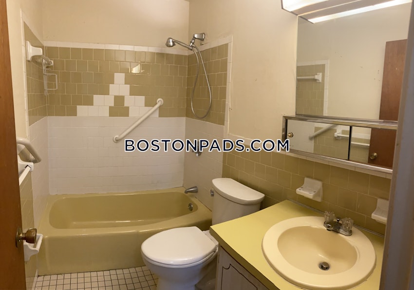 LYNN - 2 Beds, 1 Bath - Image 9