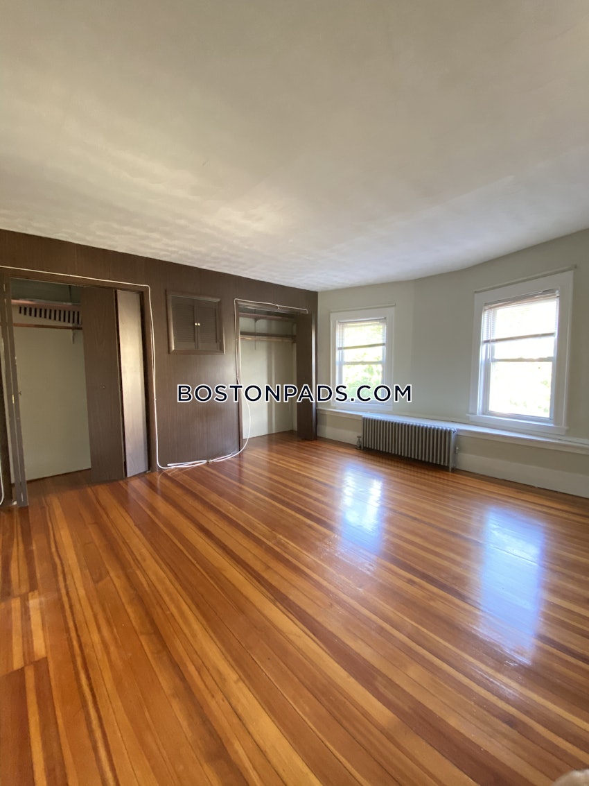 SOMERVILLE - TUFTS - 5 Beds, 2 Baths - Image 8