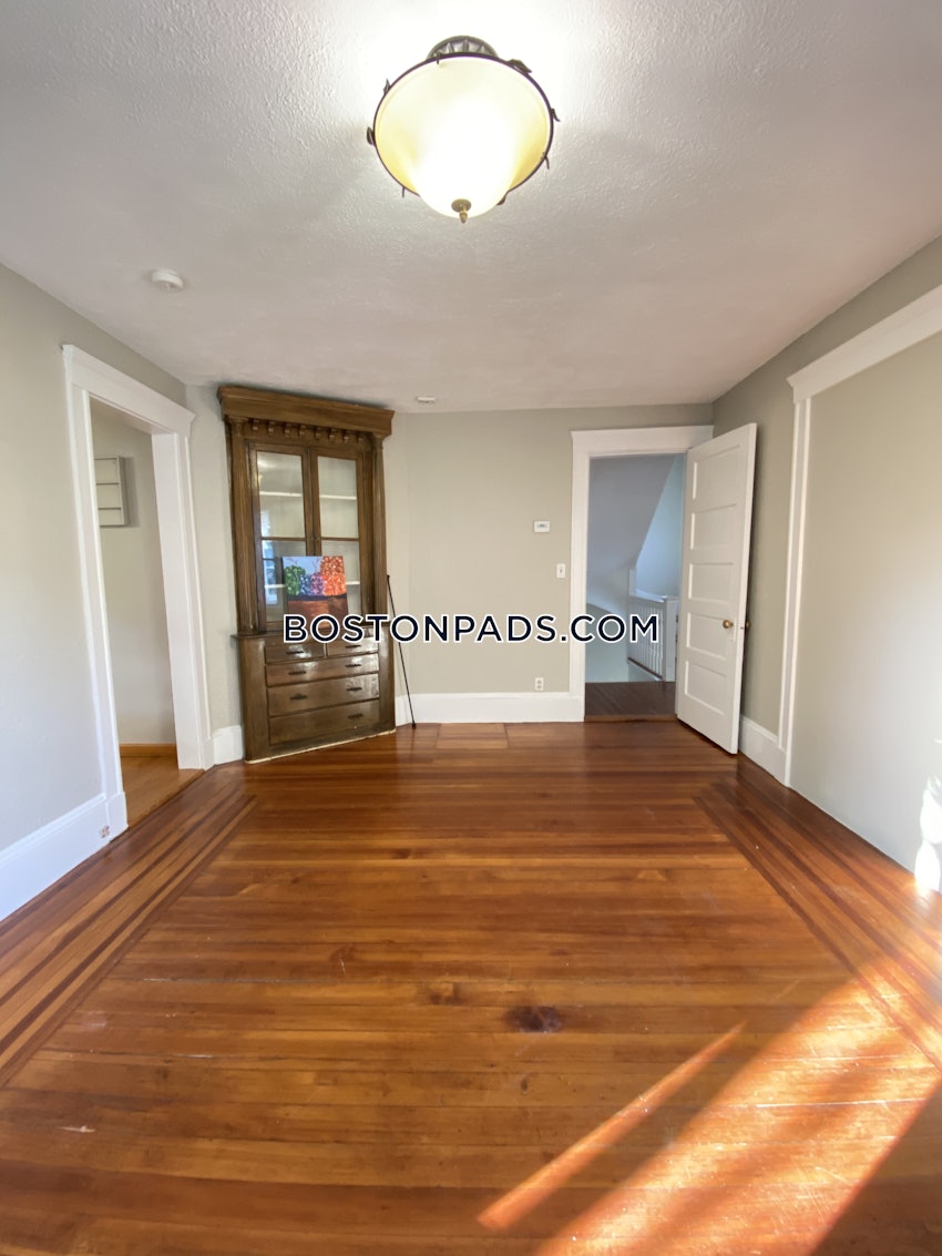 SOMERVILLE - DAVIS SQUARE - 5 Beds, 2 Baths - Image 15